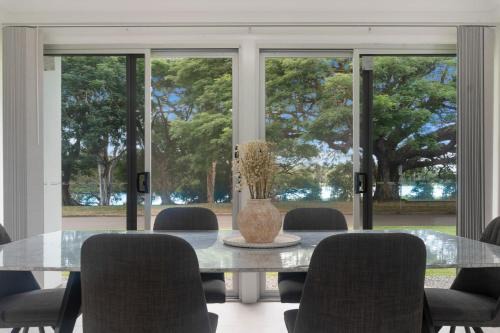 Annandale House | Riverside Serenity