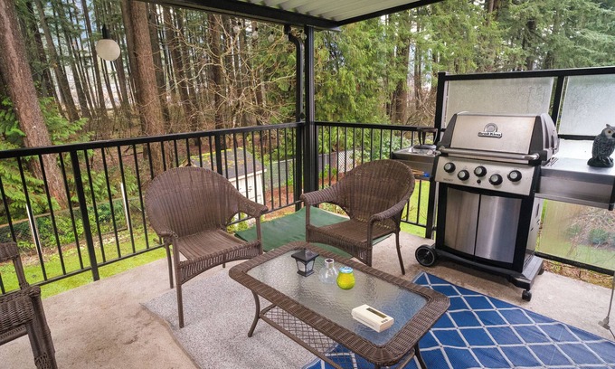 Hope House | Riverside spacious home in Hope, BC