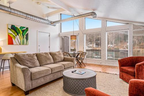 Saugatuck Apartment | Riverside Suites - Unit B