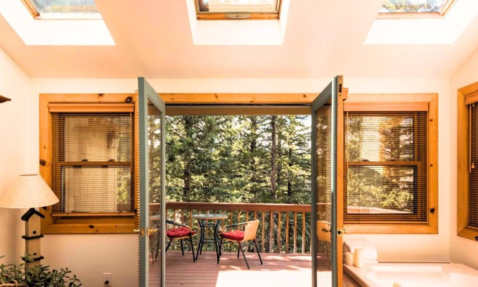 Estes Park Cabin | RiverSong Inn - 26 Acres in Estes Park, Colorado with 10 King Bedrooms