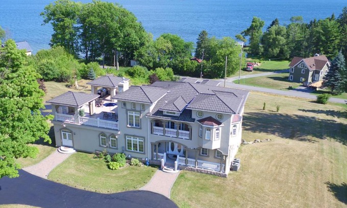 Lansdowne Bed & Breakfast | Riverview B&B