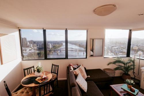Brisbane Central Business District Apartment | RiverView CBD Apartment Level 22