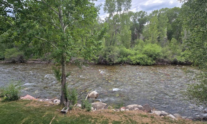 Basalt Condo | Riverview Retreat: Modern Condo overlooking the Roaring Fork