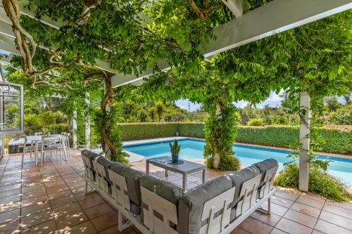 Riverhead House | Riverview Retreat