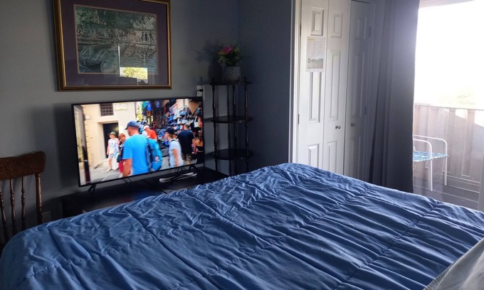 Walkerville Bed & Breakfast | Riverview , waterfront, homestay, bnb