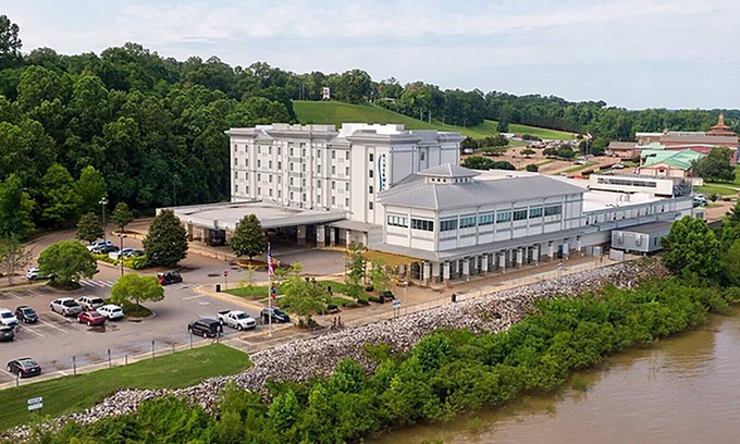 Vicksburg Hotel | Riverwalk Casino Hotel