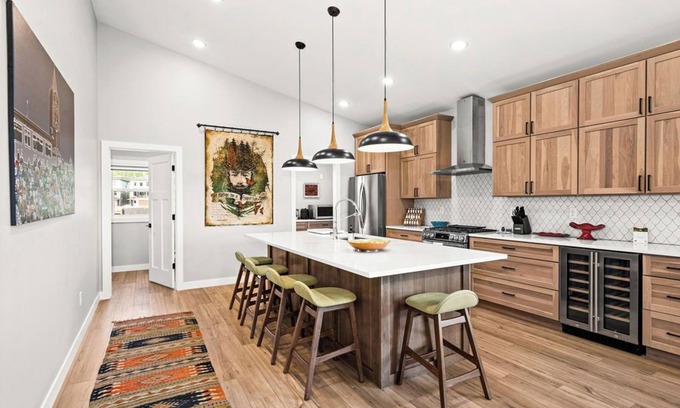 Duluth House | RiverWest Hunters Lodge-Riverfront-Base Spirit Mtn.-Dog Friendly-20% off Bike Rentals