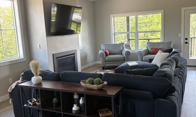 Duluth House | RiverWest Rivers Edge on the River - Brand New -20% off Bike Rentals