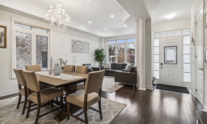 Richmond Hill House | Riviera Charm