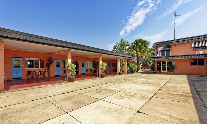 Bundaberg West Hotel | Riviera Motel Bundaberg