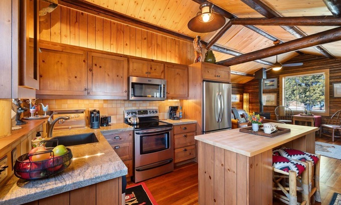 Wilson Cabin | RMR: Fish Creek Cabin-Bravo in Wilson, WY