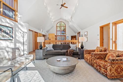 Teton Village House | RMR: Ringer House in Teton Village
