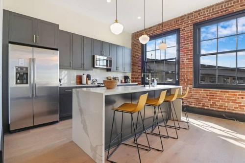 Arts/Warehouse District House | Roami at The Lola Near Bourbon St 3BR #59