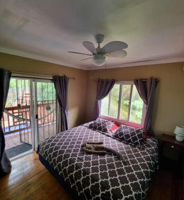 Sandy Bay Hostel | Roatan Backpackers' Hostel