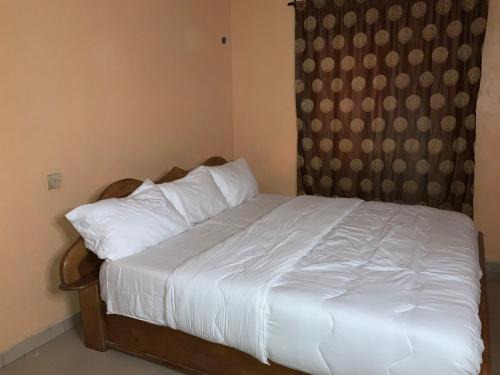Ikotun Hotel | ROB EMMICs HOTEL