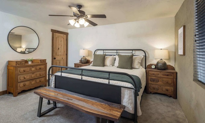 Moab South Valley Apartment | Robbers Lair - Hideout at the Rim