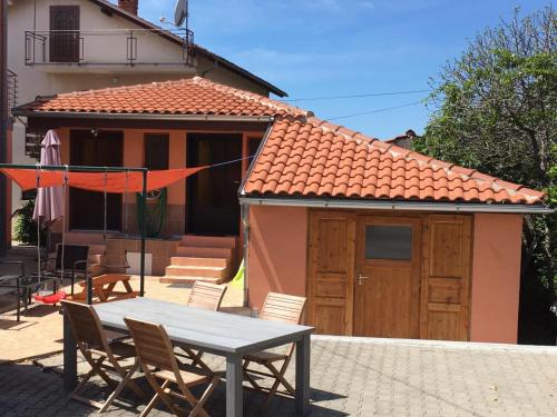 Novigrad Apartment | Robbin met Airco Wifi en Zwembad