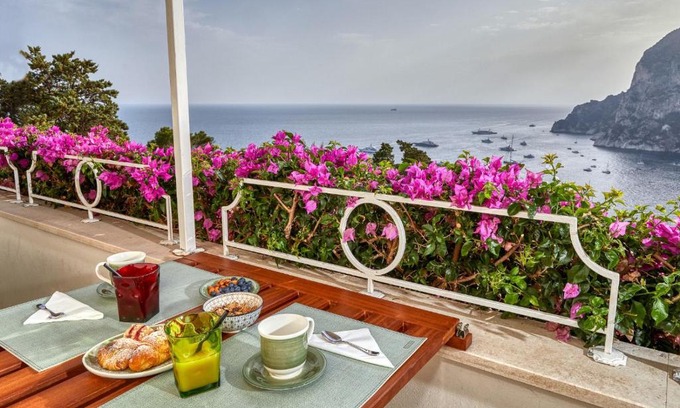 Capri Apartment | Roberhouse Tragara 37
