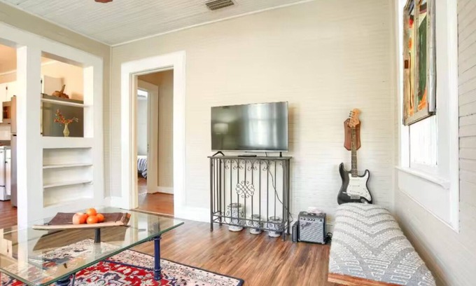 Mobile Cottage | Robinson Bayou's Yellow Door Cottage