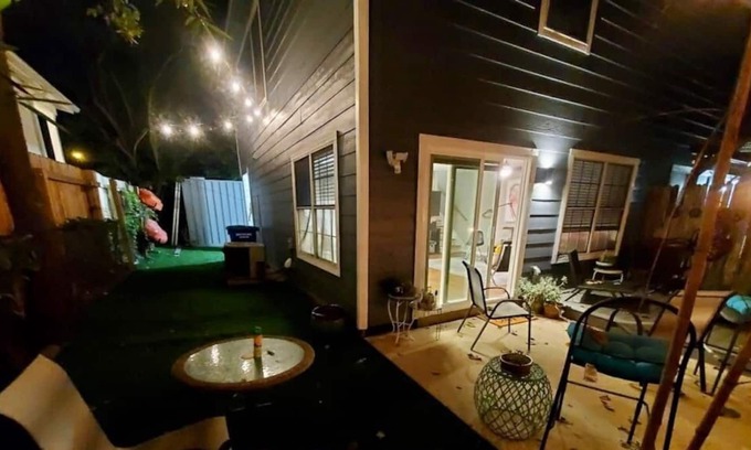 South Manchaca House | Roc's Austin Retreat in South Central Austin