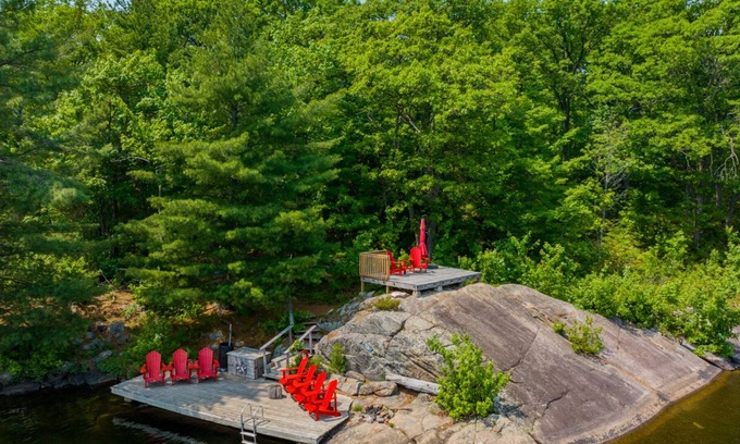 Whitestone Cabin | Rock Point Cottage Escape