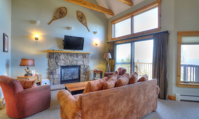 Sandy River Condo | Rock Pond Condo Black Gnat 14 at Saddleback Mountain!