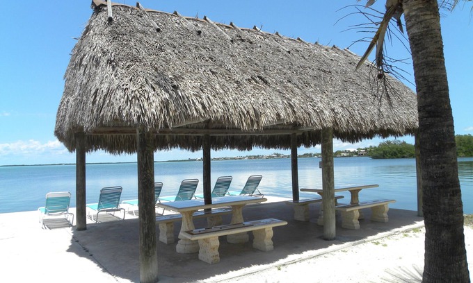 Rock Harbor Hotel | Rock Reef Resort