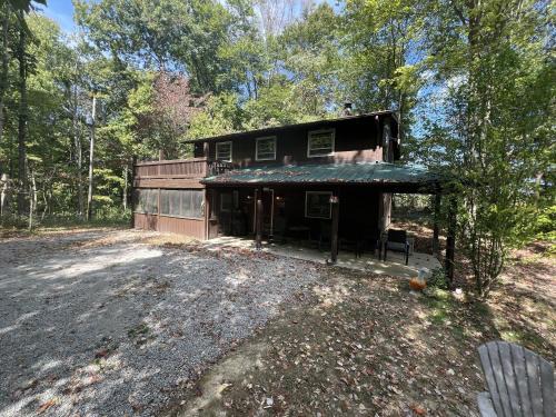 Logan Cabin | Rock Stalls Lodge Hocking Hills