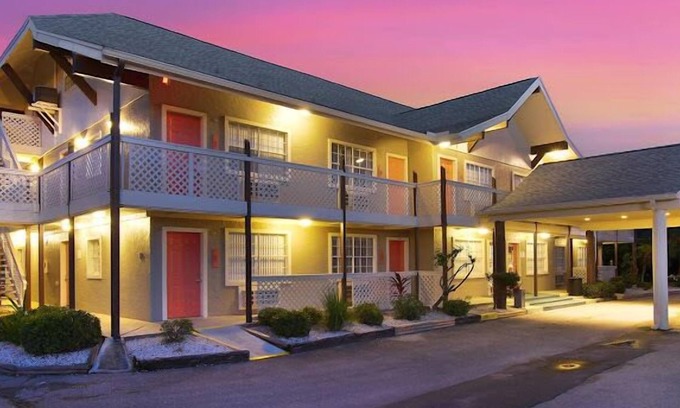 Rockledge Hotel | Rockledge Rooms and Rentals