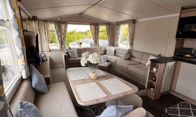 Hamworthy Cabin | Rockley Park in Poole static caravan