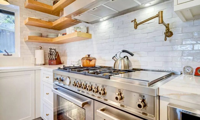 Upper Rockridge House | Rockridge Luxury Home w/Chef's Kitchen Near Claremont Hotel, Cal Berkeley, BART