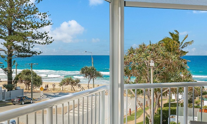Currumbin Apartment | Rockview 9 - Currumbin Beachside - Min. 3 Night Stays!