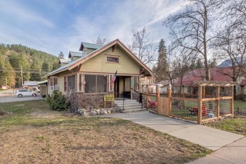 Leavenworth House | Rockwell Retreat by NW Comfy Cabins