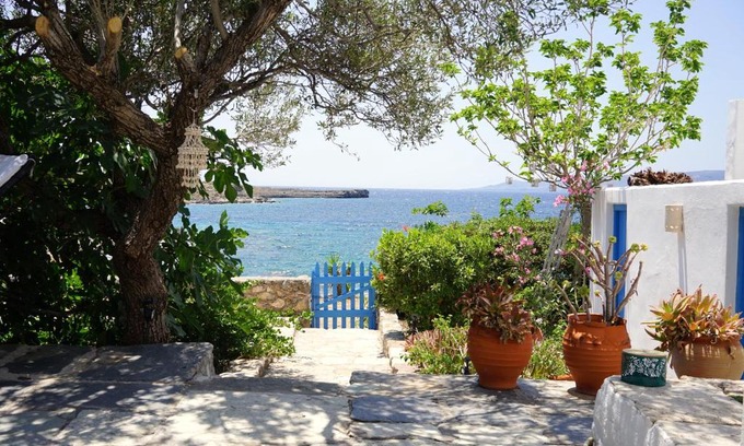 Avlemonas House | Rocky Beach House