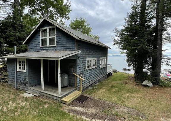 Standish House | ROCKY BEACH LIMIT 5 cabin
