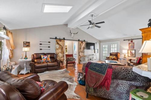Fredericksburg House | Rocky Creek Retreat - 3 Bedroom Firepit