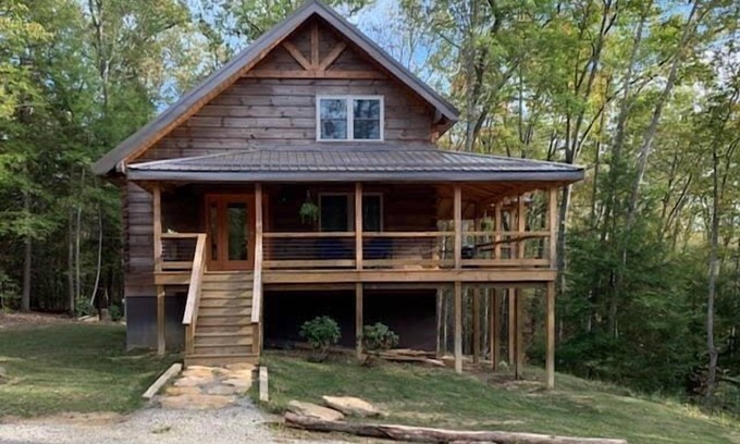 Lansing Cabin | Rocky Top Retreat-SUMMER SPECIALS Message Us Near AOTG