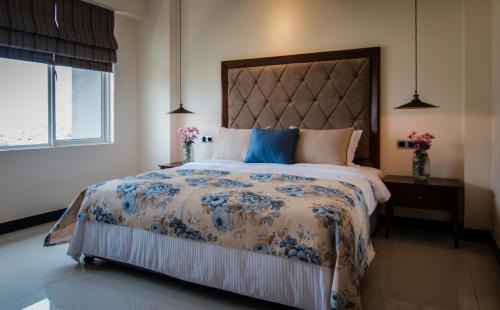 Kollupitiya Apartment | Rococo Residence