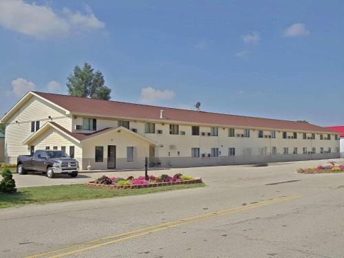 Elkhart Hotel | Rodeway Inn Elkhart