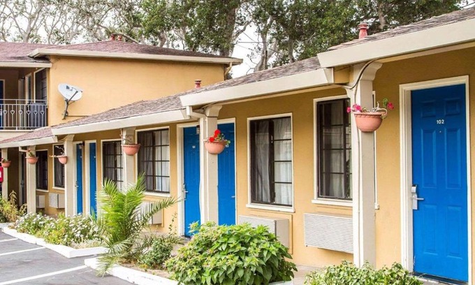 North Fremont Street Hotel | Rodeway Inn Monterey Near Fairgrounds