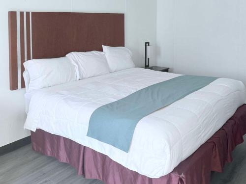 Enid Hotel | Rodeway Inn
