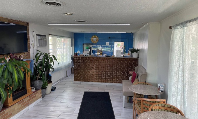 Flora Hotel | Rodeway Inn