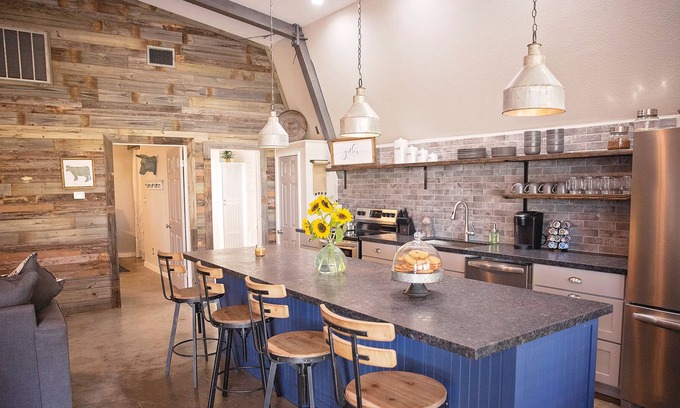 Lee County Bed & Breakfast | Rodgers Oaks Bed and Brunch