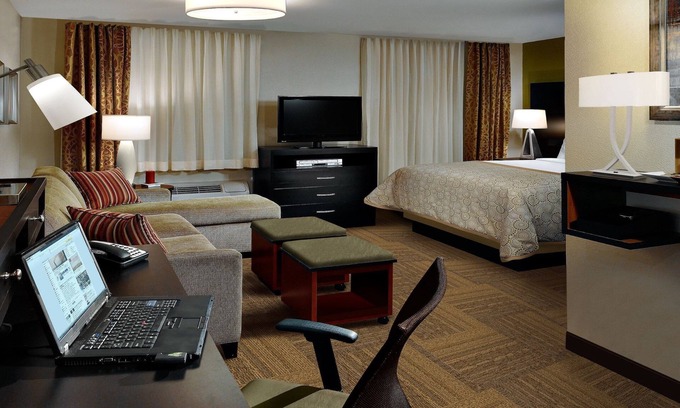 Dearborn Apartment | Roll-in Shower | Indoor Pool, Hot Tub, Free Wi-Fi, Free Breakfast