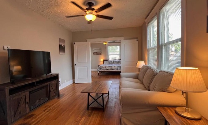 Norwood House | Rolston 2, Two Bedroom near Xavier Downtown