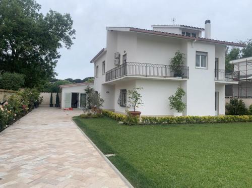 Zona XXX Castel Fusano House | Romana Guest House