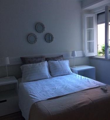Sao Joao de Deus Apartment | Romantic 1 Bedroom Apartment at Roma Avenue - 1C