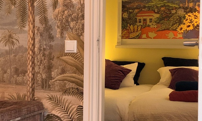 Den Ham Apartment | Romantic 2-bedroom appartement with private hottub sauna and gamesroom