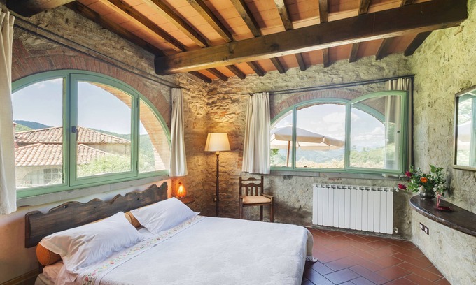 Londa Other | Romantic apartment in villa with swimming pool in Chianti Rufina