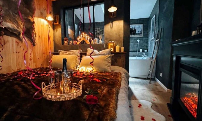 Saint-Maurice Apartment | ❤️🔥 Romantic chalet/Private hot tub/Cinema screen/10 min center ❤️🔥